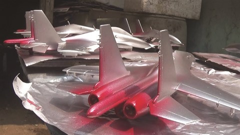 D’un petit atelier à Dà Nang, les "oiseaux de fer" s’envolent ảnh 3