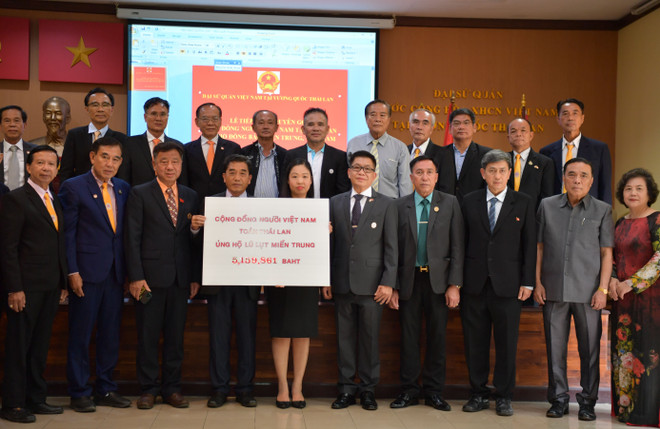 Inondations au Centre : les Vietnamiens en Thaïlande et en Allemagne viennent en aide aux sinistrés ảnh 1 Inondations au Centre : les Vietnamiens en Thaïlande et en Allemagne viennent en aide aux sinistrés ảnh 1