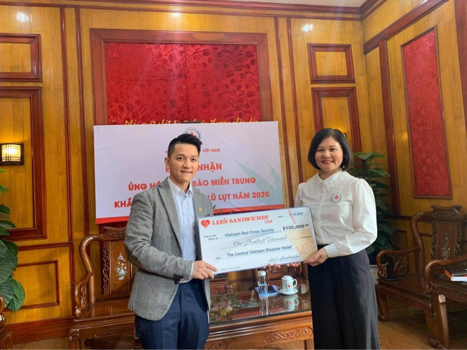 Une chaîne de restauration vietnamo-américaine lève des fonds pour soutenir les sinistrés du Centre ảnh 2 Une chaîne de restauration vietnamo-américaine lève des fonds pour soutenir les sinistrés du Centre ảnh 2