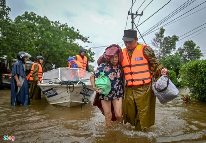Les Vietnamiens en R. tchèque et Pologne lèvent des fonds pour aider les victimes des inondations ảnh 1 Les Vietnamiens en R. tchèque et Pologne lèvent des fonds pour aider les victimes des inondations ảnh 1