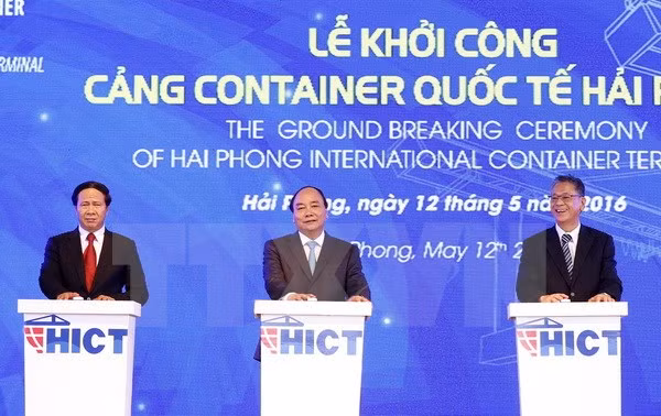 Le PM lance la construction du port international à conteneurs de Hai Phong ảnh 1