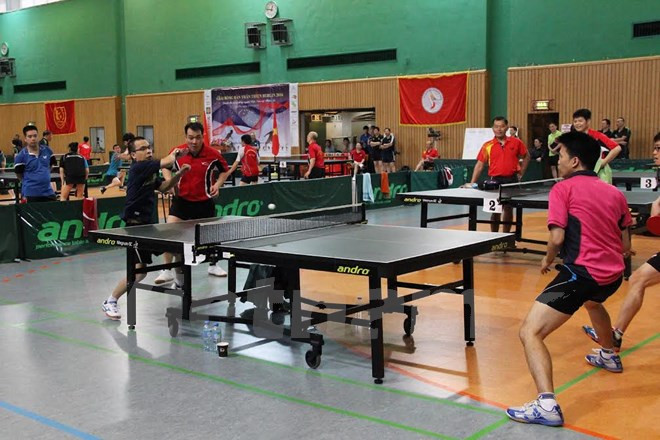 Premier tournoi de ping-pong des Vietnamiens à Berlin ảnh 1 Premier tournoi de ping-pong des Vietnamiens à Berlin ảnh 1