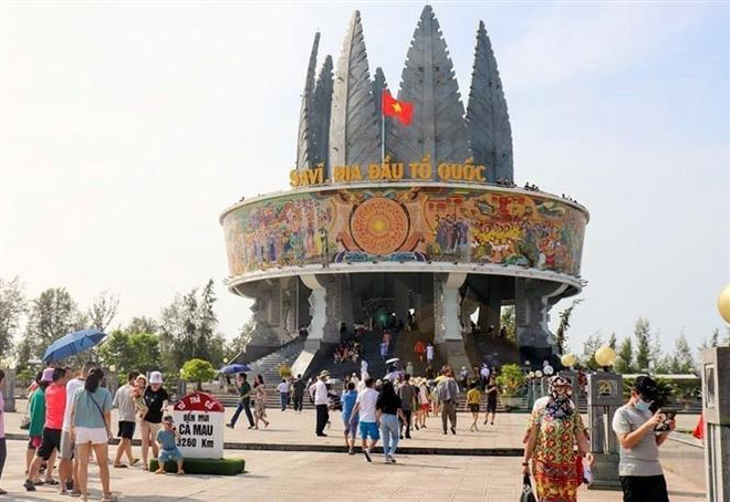 Quang Ninh: la ville frontalière de Mong Cai attire de plus en plus de touristes ảnh 1 Quang Ninh: la ville frontalière de Mong Cai attire de plus en plus de touristes ảnh 1