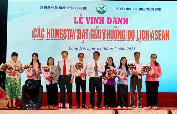 Vinh Long honore les homestay lauréats des prix du tourisme de l'ASEAN ảnh 1 Vinh Long honore les homestay lauréats des prix du tourisme de l'ASEAN ảnh 1