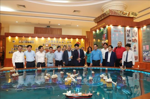 Cuba et le Vietnam échangent des expériences syndicales dans le domaine pétrolier ảnh 1 Cuba et le Vietnam échangent des expériences syndicales dans le domaine pétrolier ảnh 1