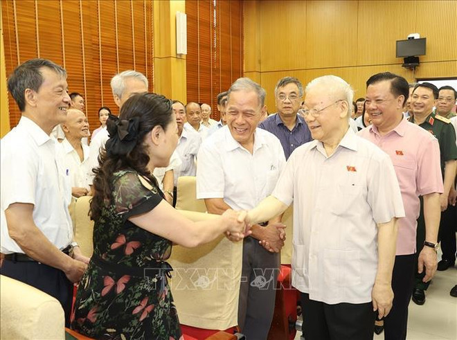Le secrétaire général du Parti rencontre des électeurs de Hanoï ảnh 1 Le secrétaire général du Parti rencontre des électeurs de Hanoï ảnh 1