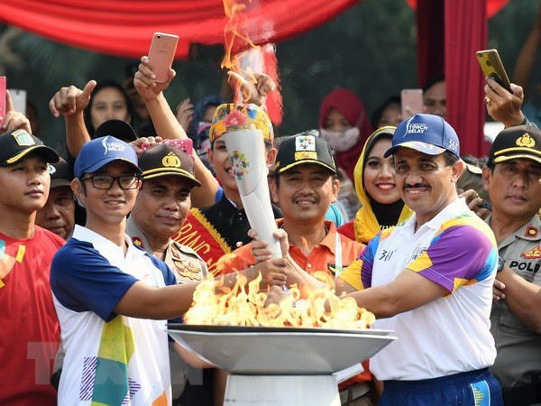 La flamme des ASIAD 2018 arrive à Jakarta pour la cérémonie d'ouverture ảnh 1 La flamme des ASIAD 2018 arrive à Jakarta pour la cérémonie d'ouverture ảnh 1
