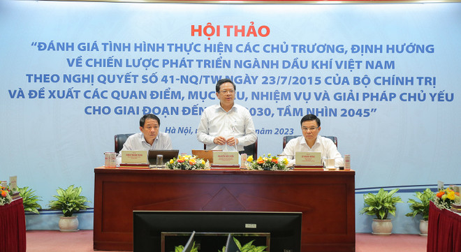 Séminaire sur l’ajustement de la stratégie de développement de l'industrie gazo-pétrolière ảnh 1 Séminaire sur l’ajustement de la stratégie de développement de l'industrie gazo-pétrolière ảnh 1
