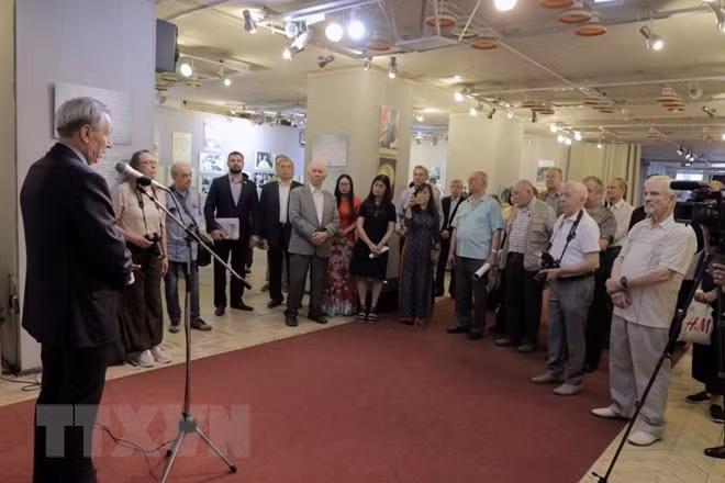 Exposition sur le Président Ho Chi Minh à Moscou ảnh 1