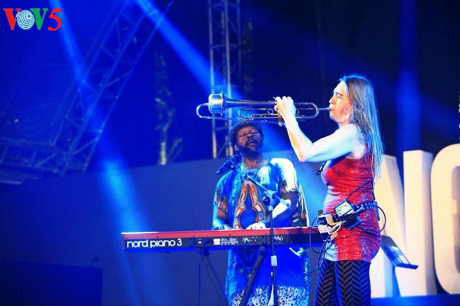 Un festin musical dans le "Village européen" à Hanoi ảnh 4 Un festin musical dans le "Village européen" à Hanoi ảnh 4