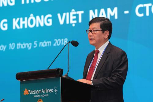 Vietnam Airlines ambitionne de transporter 24,3 millions de passagers en 2018 ảnh 1
