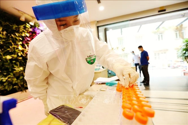 COVID-19 : le bilan porté à 5.461 cas confirmés mardi matin ảnh 1 COVID-19 : le bilan porté à 5.461 cas confirmés mardi matin ảnh 1