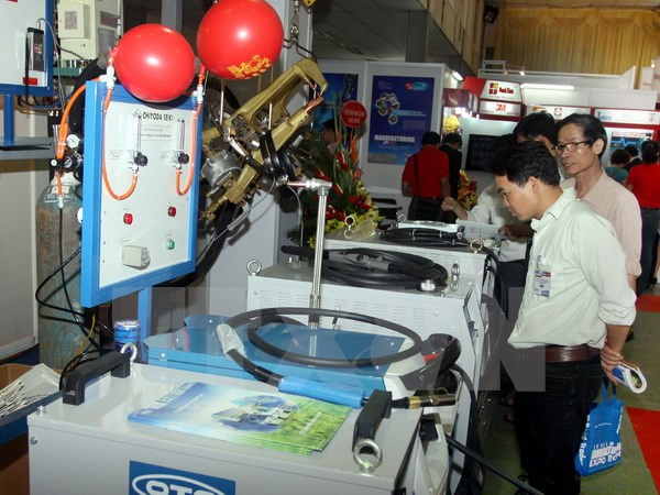 Colloque sur l'accélération de l'industrie auxiliaire du Vietnam ảnh 1 Colloque sur l'accélération de l'industrie auxiliaire du Vietnam ảnh 1