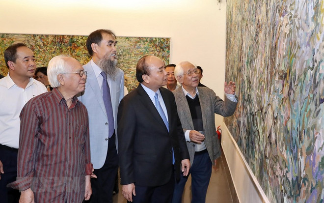 Le PM rend visite au musée des Beaux-arts du Vietnam ảnh 1 Le PM rend visite au musée des Beaux-arts du Vietnam ảnh 1