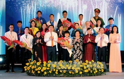 HCM-Ville: Dix jeunes citoyens exemplaires à l'honneur ảnh 1 HCM-Ville: Dix jeunes citoyens exemplaires à l'honneur ảnh 1