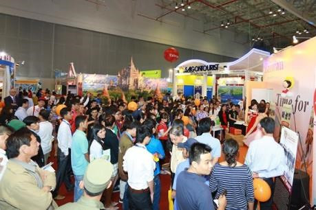 Ouverture de la foire internationale du tourisme Vietnam-Chine 2017 ảnh 1 Ouverture de la foire internationale du tourisme Vietnam-Chine 2017 ảnh 1