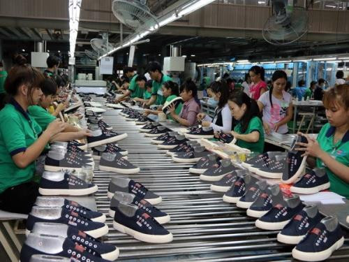Le secteur textile et des chaussures vise 49 milliards de dollars d'exportations en 2017 ảnh 1 Le secteur textile et des chaussures vise 49 milliards de dollars d'exportations en 2017 ảnh 1