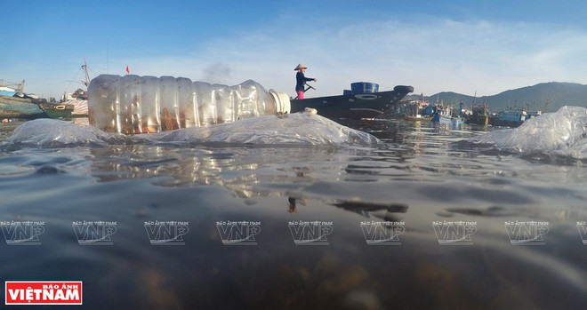 Lutte contre les déchets plastiques vers le développement de l’économie circulaire ảnh 1 Lutte contre les déchets plastiques vers le développement de l’économie circulaire ảnh 1