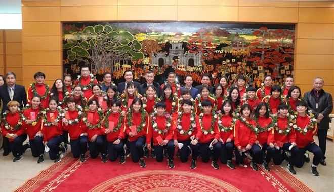 Les footballeuses vietnamiennes honorées après un parcours historique ảnh 1 Les footballeuses vietnamiennes honorées après un parcours historique ảnh 1