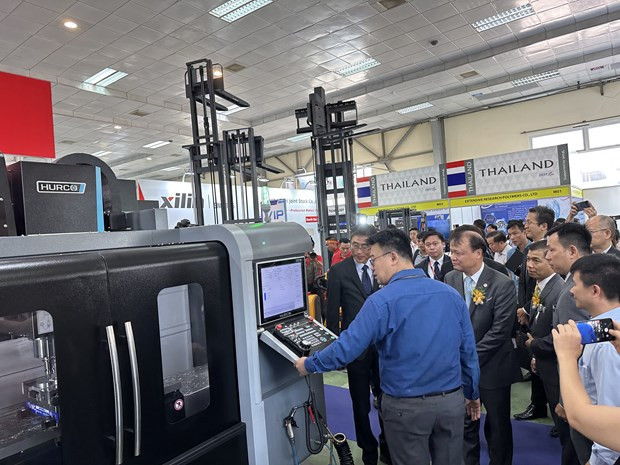 Le Vietnam doit consolider ses industries auxilaires, selon l’ambassadeur adjoint du Japon ảnh 2 Le Vietnam doit consolider ses industries auxilaires, selon l’ambassadeur adjoint du Japon ảnh 2