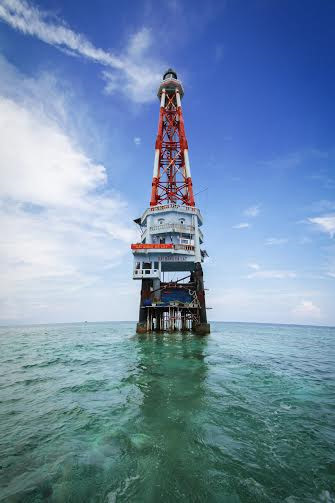 Pour que les phares de Truong Sa rayonnent pour toujours ảnh 1 Pour que les phares de Truong Sa rayonnent pour toujours ảnh 1