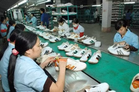 Chaussures et sandales: l’objectif de 12 milliards de dollars d'exportation est en vue ảnh 1
