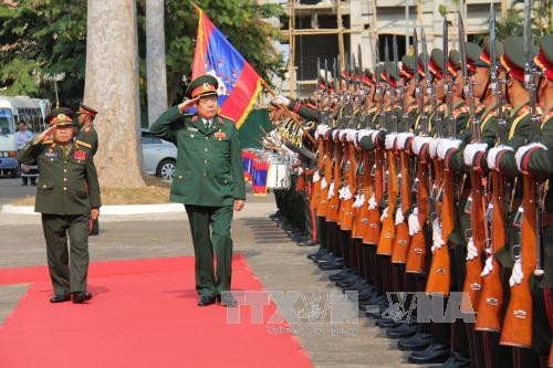 Défense : le Vietnam et le Laos signent un nouvel accord de coopération pour 2016 ảnh 1 Défense : le Vietnam et le Laos signent un nouvel accord de coopération pour 2016 ảnh 1