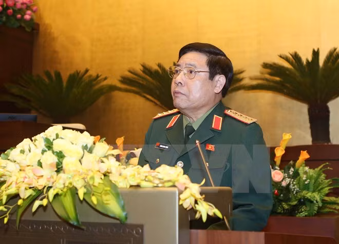 Une haute délégation militaire du Vietnam en visite au Laos ảnh 1