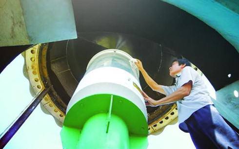 Pour que les phares de Truong Sa rayonnent pour toujours ảnh 2 Pour que les phares de Truong Sa rayonnent pour toujours ảnh 2