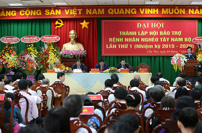 Aide financière aux habitants pauvres du Nam Bo occidental ảnh 1 Aide financière aux habitants pauvres du Nam Bo occidental ảnh 1