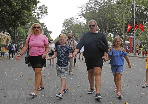 Congés du 30 avril-1er mai: bond de près de 20 fois en rythme annuel du nombre de touristes à Hanoï ảnh 1 Congés du 30 avril-1er mai: bond de près de 20 fois en rythme annuel du nombre de touristes à Hanoï ảnh 1