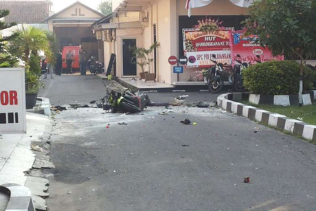 Attentat suicide contre un commissariat de police en Indonésie ảnh 1 Attentat suicide contre un commissariat de police en Indonésie ảnh 1