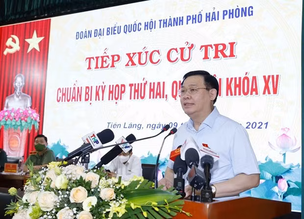 Le président de l’AN à l’écoute des électeurs de la ville de Hai Phong ảnh 1