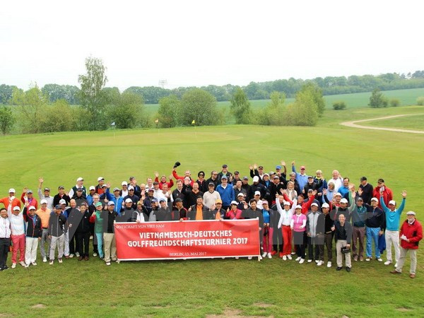 Près de 100 golfeurs au tournoi d’amitié Allemagne-Vietnam ảnh 1 Près de 100 golfeurs au tournoi d’amitié Allemagne-Vietnam ảnh 1