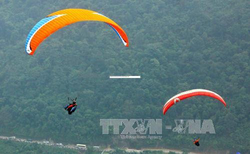 Ouverture du festival de parapente au col Khau Pha à Yen Bai ảnh 1 Ouverture du festival de parapente au col Khau Pha à Yen Bai ảnh 1