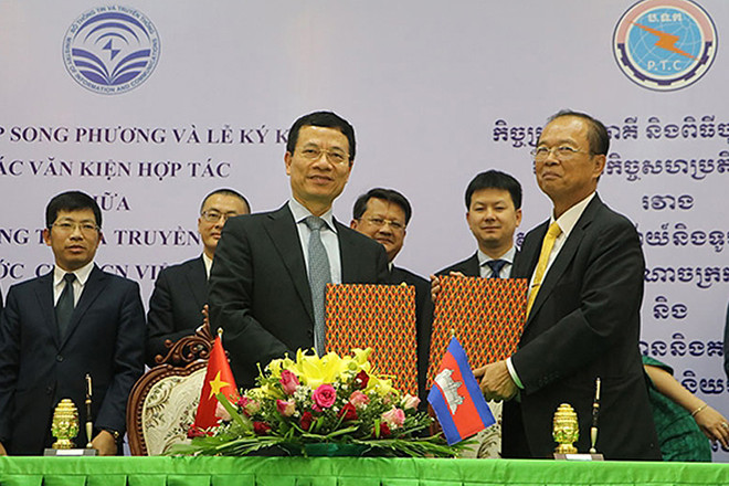 Vietnam et Cambodge signent trois accords dans les postes, télécommunications et TIC ảnh 1 Vietnam et Cambodge signent trois accords dans les postes, télécommunications et TIC ảnh 1