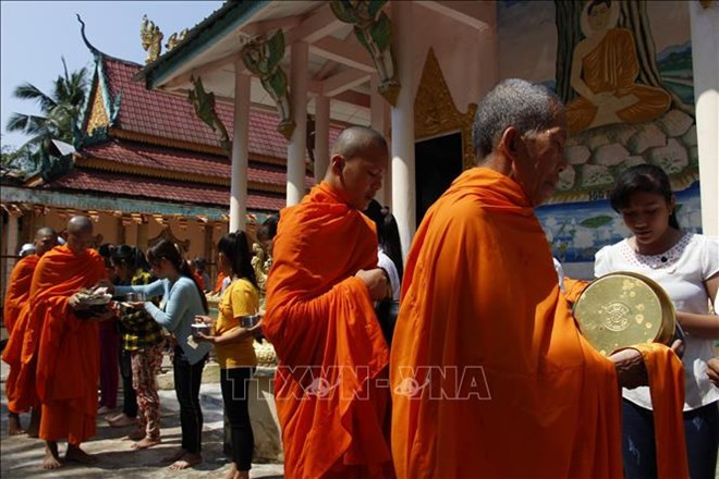 La communauté khmère de Hau Giang, Soc Trang et Ca Mau célèbrent la fête Sene Dolta ảnh 1 La communauté khmère de Hau Giang, Soc Trang et Ca Mau célèbrent la fête Sene Dolta ảnh 1