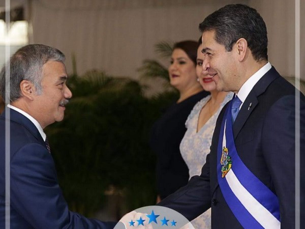 Le président hondurien veut dynamiser les relations Vietnam - Honduras ảnh 1 Le président hondurien veut dynamiser les relations Vietnam - Honduras ảnh 1