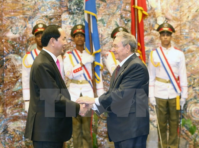 La visite présidentielle "renforce les relations fraternelles Vietnam-Cuba" ảnh 1 La visite présidentielle "renforce les relations fraternelles Vietnam-Cuba" ảnh 1