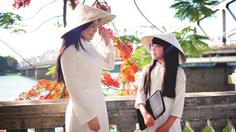 Le chapeau en feuilles ảnh 1 Le chapeau en feuilles ảnh 1