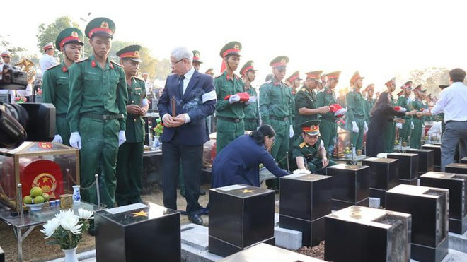 Inhumation des restes de 27 soldats vietnamiens à Binh Phuoc ảnh 1 Inhumation des restes de 27 soldats vietnamiens à Binh Phuoc ảnh 1