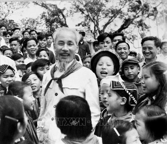 Des sud-coréens expriment leurs sentiments à l’égard du Président Ho Chi Minh ảnh 1 Des sud-coréens expriment leurs sentiments à l’égard du Président Ho Chi Minh ảnh 1