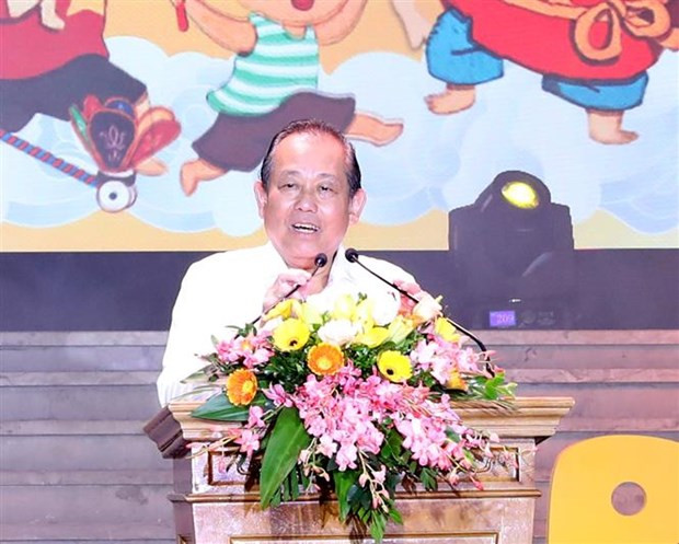 Un vice-Premier ministre offre des cadeaux aux enfants défavorisés avant la fête de la mi-automne ảnh 1 Un vice-Premier ministre offre des cadeaux aux enfants défavorisés avant la fête de la mi-automne ảnh 1
