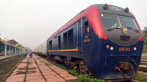 Transport ferroviaire de fruits frais exportés en conteneurs frigorifiques vers la Chine ​ ảnh 1