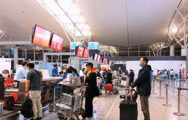 Vietjet Air reprend les premiers vols commerciaux internationaux ảnh 1
