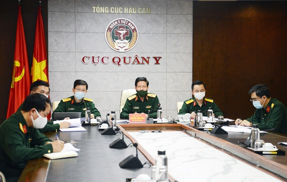 Médecine militaire: l’ASEAN discute de la coopération pour lutter contre le COVID-19 ảnh 1