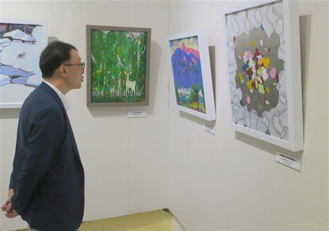 Exposition de beaux-arts entre Hai Phong et la ville sud-coréenne de Gwangju ảnh 1