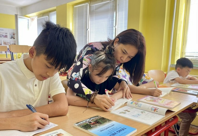 Préserver la langue vietnamienne au sein de la diaspora en République tchèque ảnh 1 Préserver la langue vietnamienne au sein de la diaspora en République tchèque ảnh 1