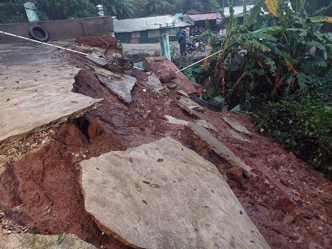 Le typhon NORU touche terre au Centre ảnh 2 Le typhon NORU touche terre au Centre ảnh 2