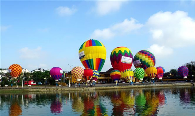 Ouverture d'un festival de montgolfières à Hoi An ảnh 2